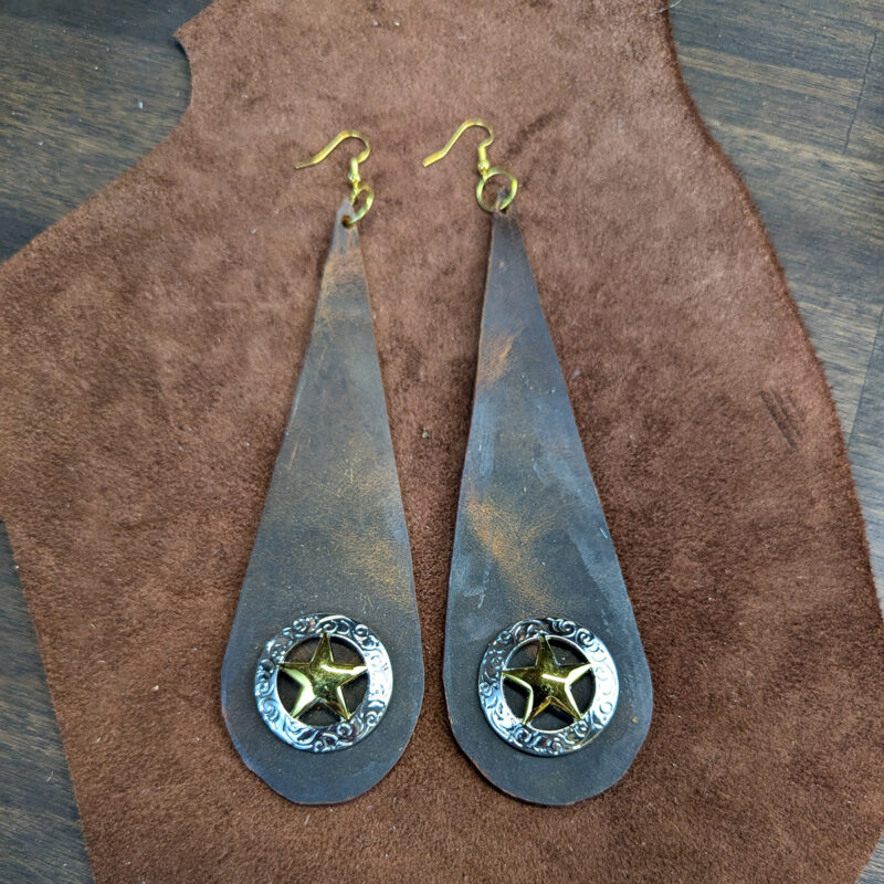 6" Distressed Leather Teardrop With Texas Star Concho