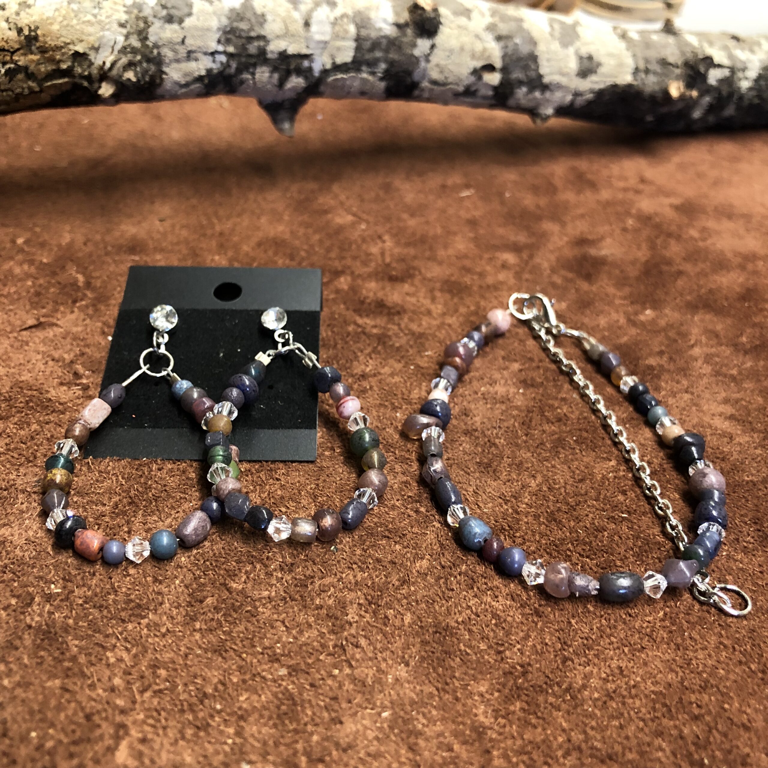 Various Colored Beads Bracelet and Earrings with Rhinestone Studs