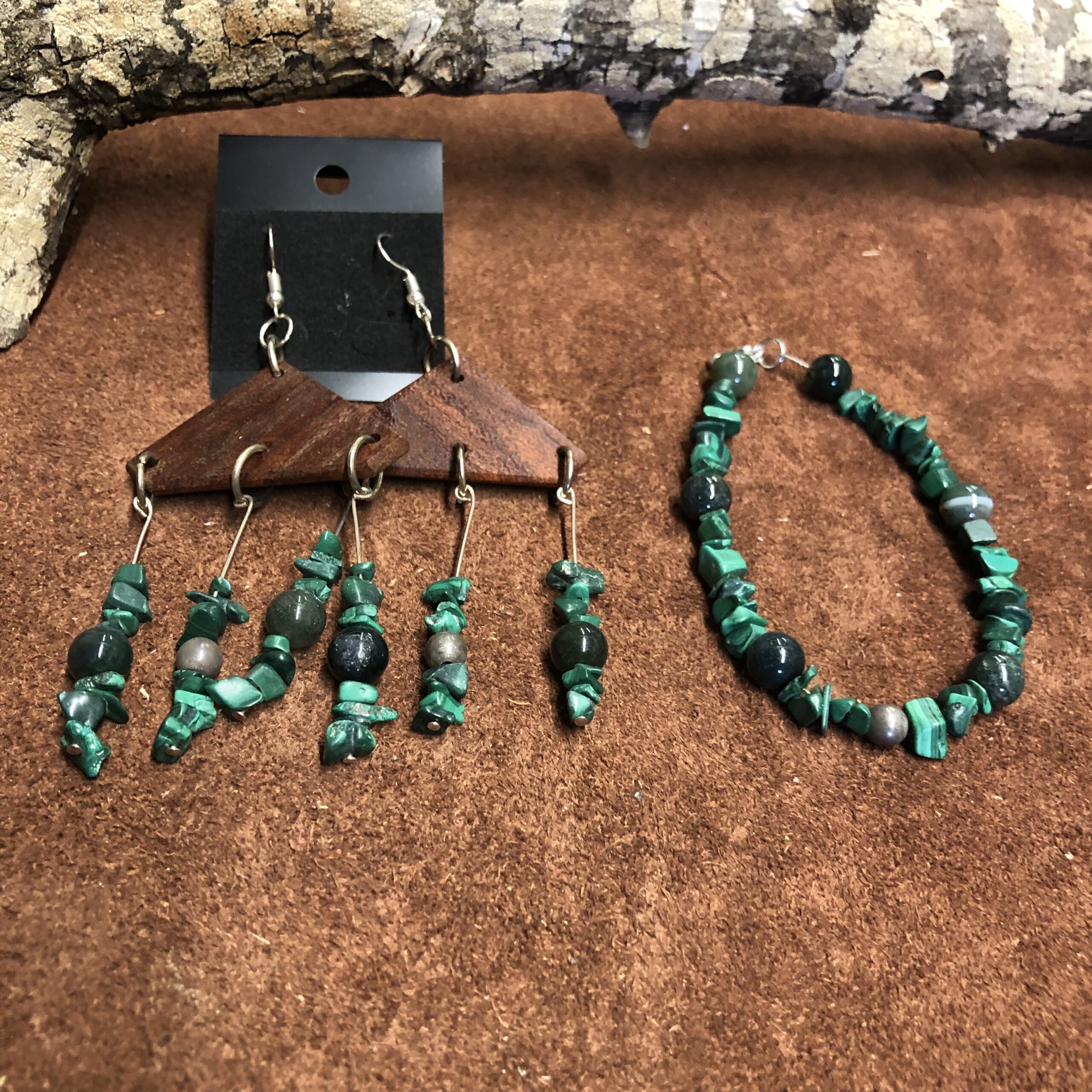 Forest Green Nugget Bracelet with Matching Earrings on Mesquite Wood Triangles