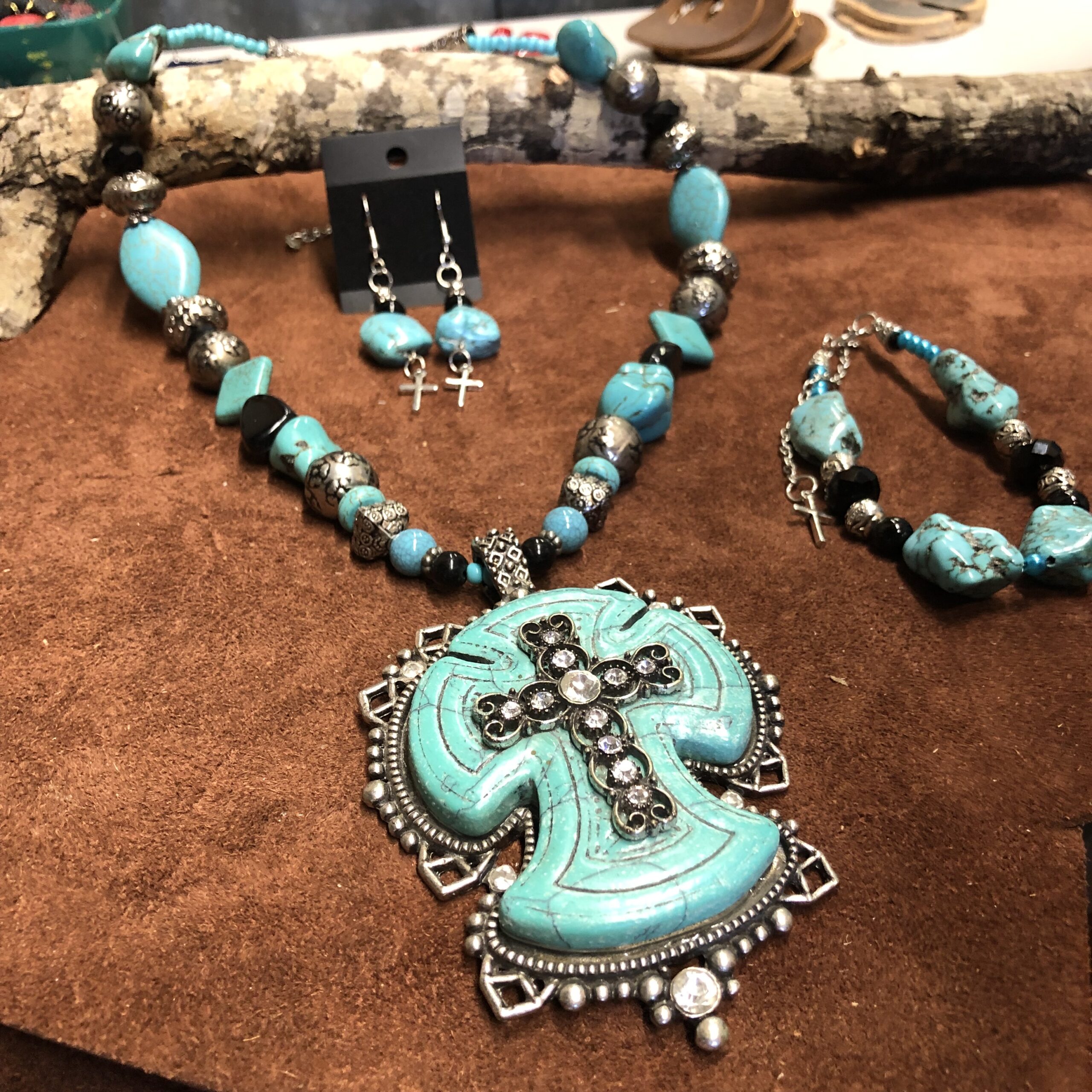 Magnasite Nuggets and Accent Beads Necklace, Earrings, and Bracelet Set